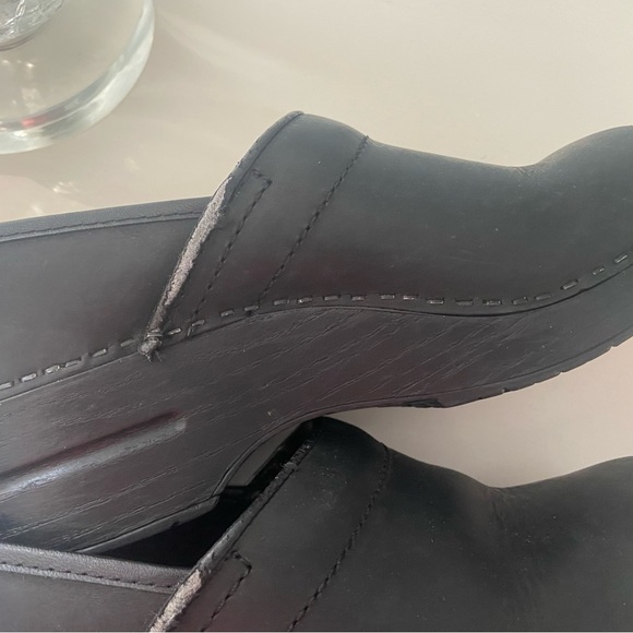 Dansko Womens Clogs (37) - Picture 4 of 11